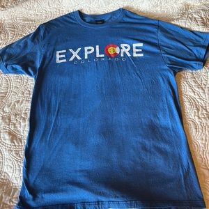 Medium Men’s explore colorado short sleeve t-shirt.